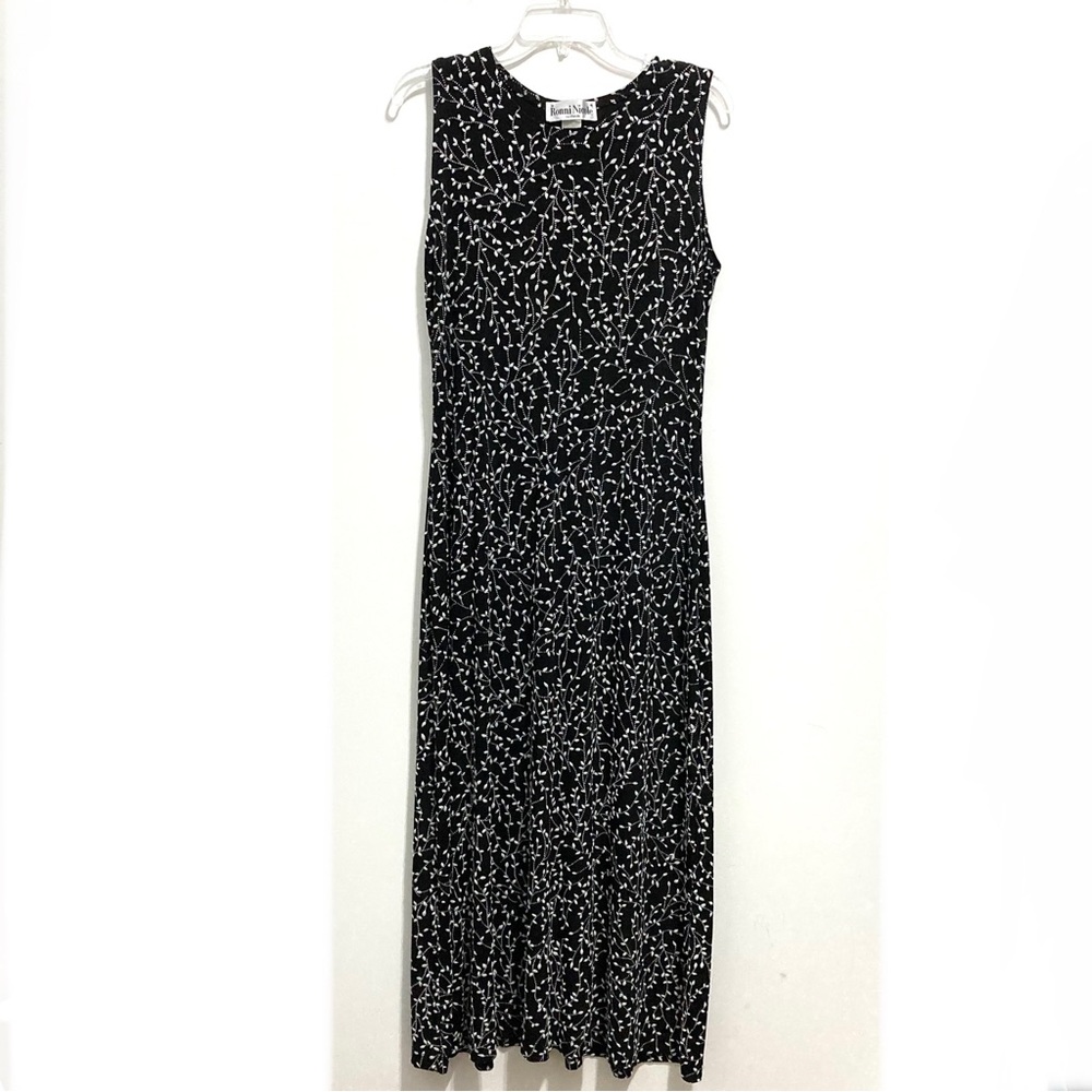 Ronni Nicole By Ouida Black Dark Floral Dress